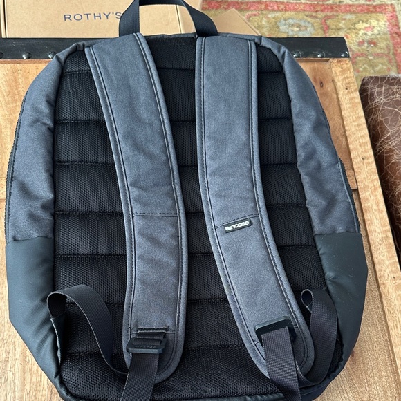 Incase Compass Backpack 16L - Picture 4 of 16